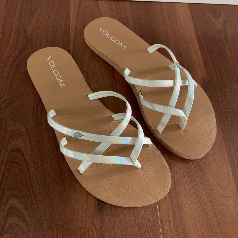SOLD💞Volcom sandals sz6💞 - Picture 1 of 4